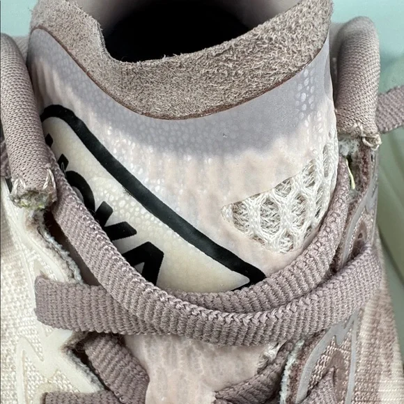 Women’s Hoka Mach 6- Size 7.5 US - Picture 15 of 17